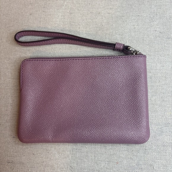 NWT Coach Lilac Purple Zip Wristlet Cross Grain Leather Shiny Metallic‎ Shimmer - Picture 6 of 9